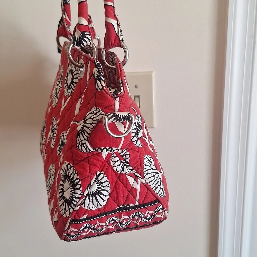 Vera Bradley Sophie Bag Deco Daisy Red White Black Floral Quilted Shoulder Bag